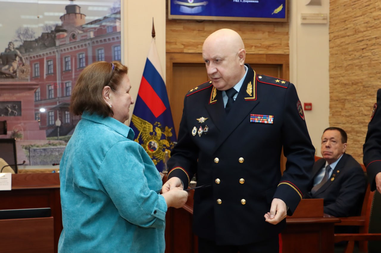 В ГУ МВД России по Нижегородской области состоялась встреча с семьями погибших сотрудников ОВД В ГУ МВД России по Нижегородской области состоялась встреча с семьями погибших сотрудников ОВД