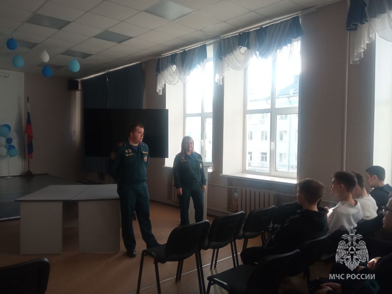 Дзержинским студентам рассказали о службе в МЧС России Дзержинским студентам рассказали о службе в МЧС России