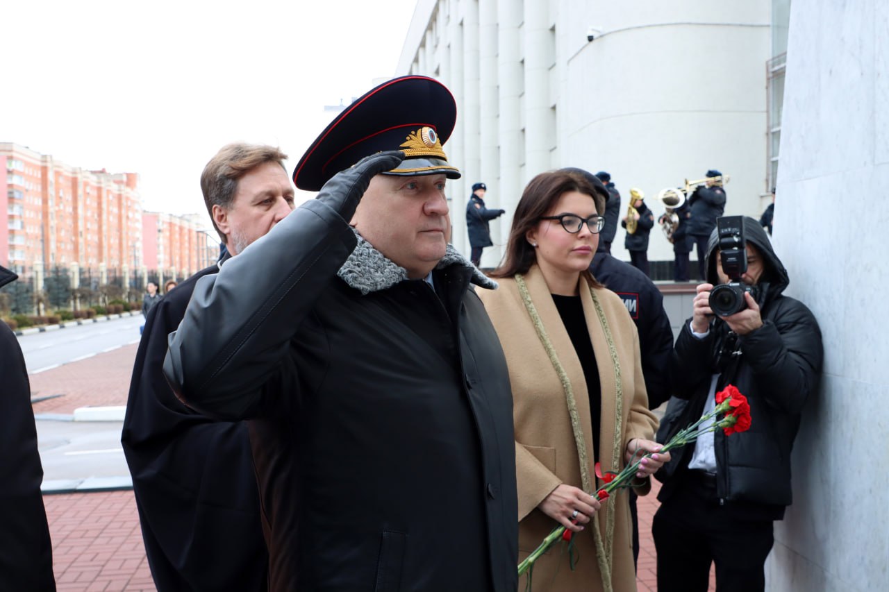 В ГУ МВД России по Нижегородской области состоялась встреча с семьями погибших сотрудников ОВД В ГУ МВД России по Нижегородской области состоялась встреча с семьями погибших сотрудников ОВД