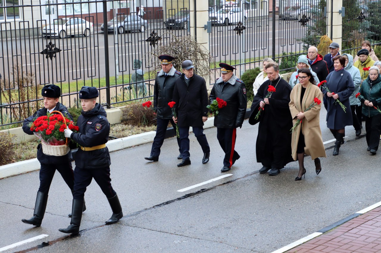 В ГУ МВД России по Нижегородской области состоялась встреча с семьями погибших сотрудников ОВД В ГУ МВД России по Нижегородской области состоялась встреча с семьями погибших сотрудников ОВД