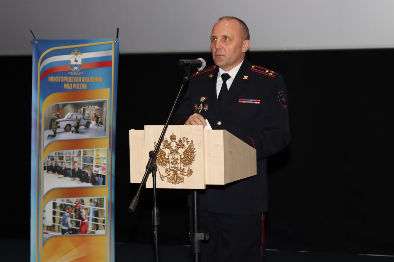 Делимся фото со встречи сотрудников полиции и ветеранов Нижегородской области со школьниками в кинотеатре «Империя грез Небо», посвящённой Дню сотрудника органов внутренних дел Делимся фото со встречи сотрудников полиции и ветеранов Нижегородской области со школьниками в кинотеатре «Империя грез Небо», посвящённой Дню сотрудника органов внутренних дел