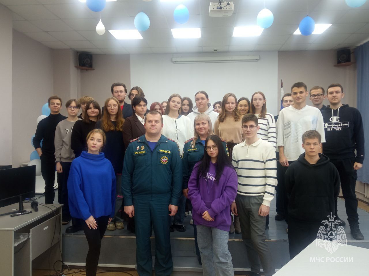 Дзержинским студентам рассказали о службе в МЧС России Дзержинским студентам рассказали о службе в МЧС России
