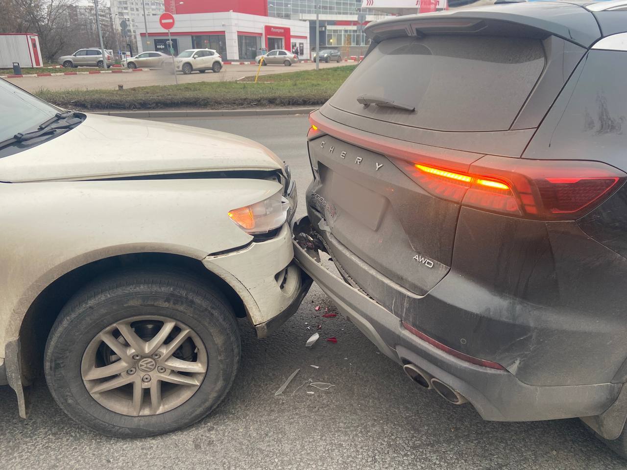 За минувшие сутки 6 ноября 2025 года на территории Нижегородской области произошло 13 ДТП с пострадавшими, в которых 1 человек погиб, 12 получили травмы, 2 из них несовершеннолетние За минувшие сутки 6 ноября 2025 года на территории Нижегородской области произошло 13 ДТП с пострадавшими, в которых 1 человек погиб, 12 получили травмы, 2 из них несовершеннолетние