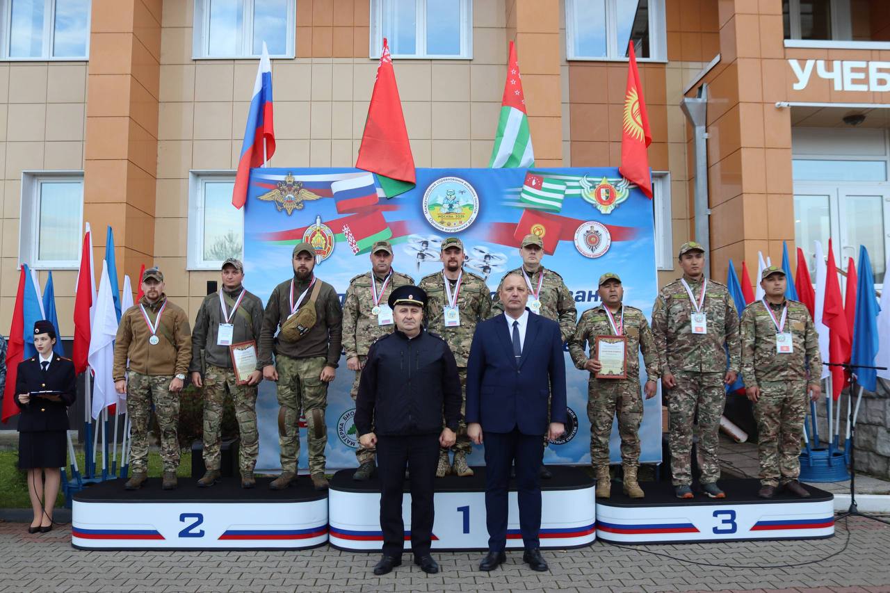 Сотрудники УТ МВД России по ПФО завершили обучение по подготовке внешних пилотов-инструкторов беспилотных воздушных судов Сотрудники УТ МВД России по ПФО завершили обучение по подготовке внешних пилотов-инструкторов беспилотных воздушных судов