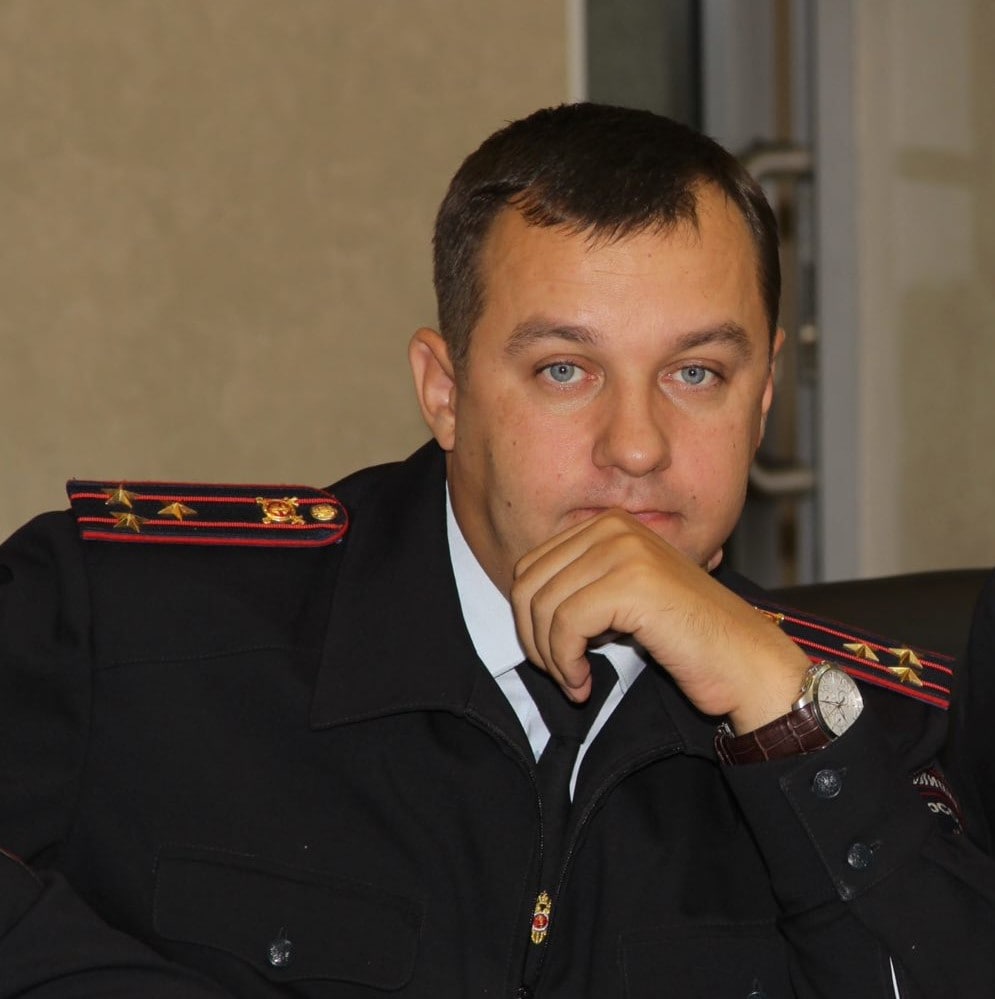 Между двумя этими фотографиями отрезок жизни почти в 25 лет Между двумя этими фотографиями отрезок жизни почти в 25 лет