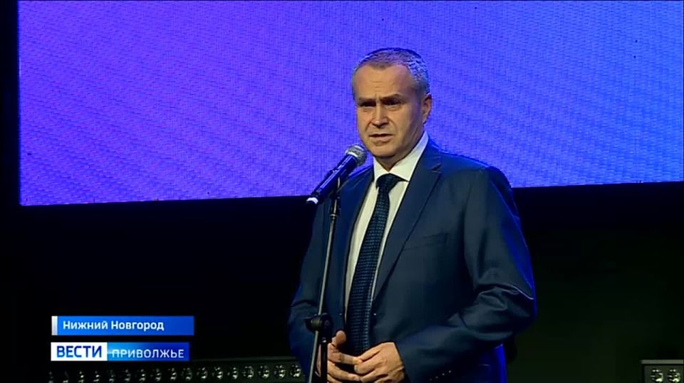 Тысяча молодых государственных и муниципальных служащих сегодня приехали в Нижний Новгород