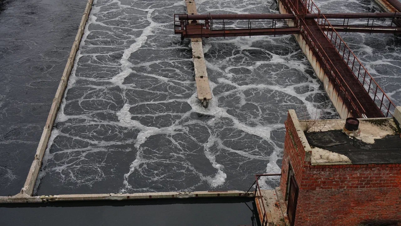 На Нижегородской станции аэрации продолжают пусконаладочные работы – после завершения реконструкции технология биоочистки станет более глубокой и эффективной На Нижегородской станции аэрации продолжают пусконаладочные работы – после завершения реконструкции технология биоочистки станет более глубокой и эффективной