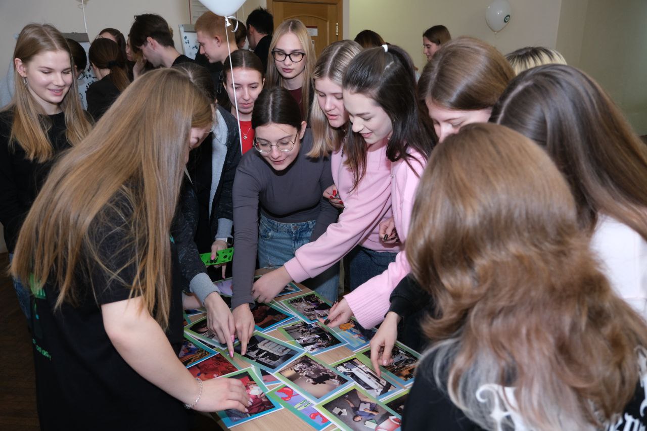 Такое не забывается — в НИУ Президентской академии весело и ярко отметили День факультета экономики Такое не забывается — в НИУ Президентской академии весело и ярко отметили День факультета экономики