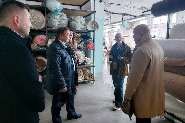 Председатель комитета ЗСНО по экономике Игорь Норенков посетил нижегородское предприятие, производящее изделия из овечьей шерсти Председатель комитета ЗСНО по экономике Игорь Норенков посетил нижегородское предприятие, производящее изделия из овечьей шерсти