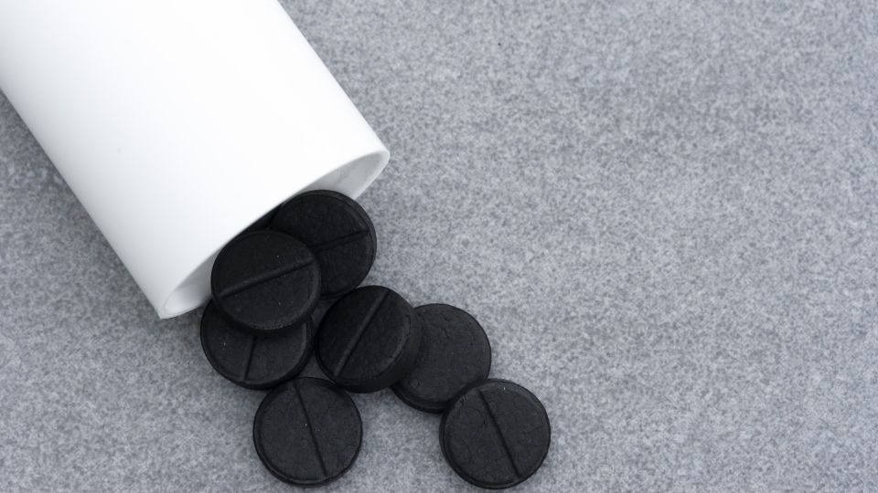 Активированный уголь всегда покупайте с запасом: не раз пригодится в быту