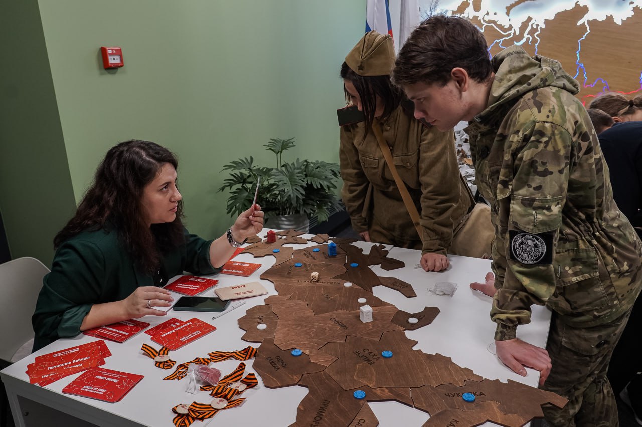 Больше 150 человек стали участниками Международного молодёжного форума «Время быть в движении. Диалог поколений во имя памяти и единства» в Доме народного единства Больше 150 человек стали участниками Международного молодёжного форума «Время быть в движении. Диалог поколений во имя памяти и единства» в Доме народного единства