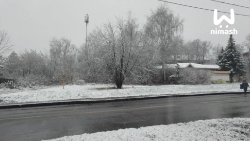 Первый снег в Нижнем.. Наливаем какао, садимся на подоконник в шерстяных носках и слушаем Алсу. Или бежим на улицу радоваться? Подписывайся на Ni Mash