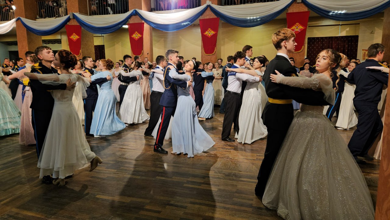 Нижегородские кадеты приняли участие в Городском офицерском балу "Во славу Отечества!" Нижегородские кадеты приняли участие в Городском офицерском балу "Во славу Отечества!"