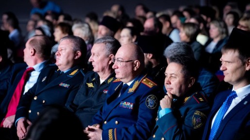 Глава регионального МЧС России Валерий Синьков посетил Рождественские чтения