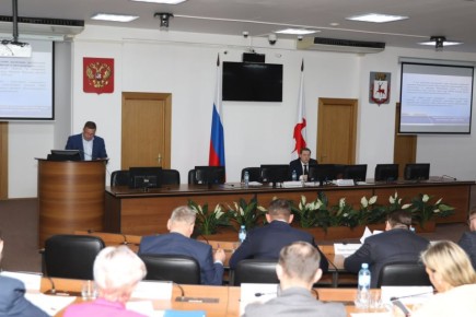 В городской Думе обсудили капремонты МКД и благоустройство дворовых территорий