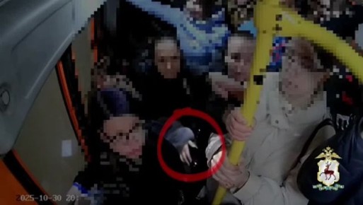 Ворующую кошельки в автобусах карманницу задержали в Нижнем Новгороде