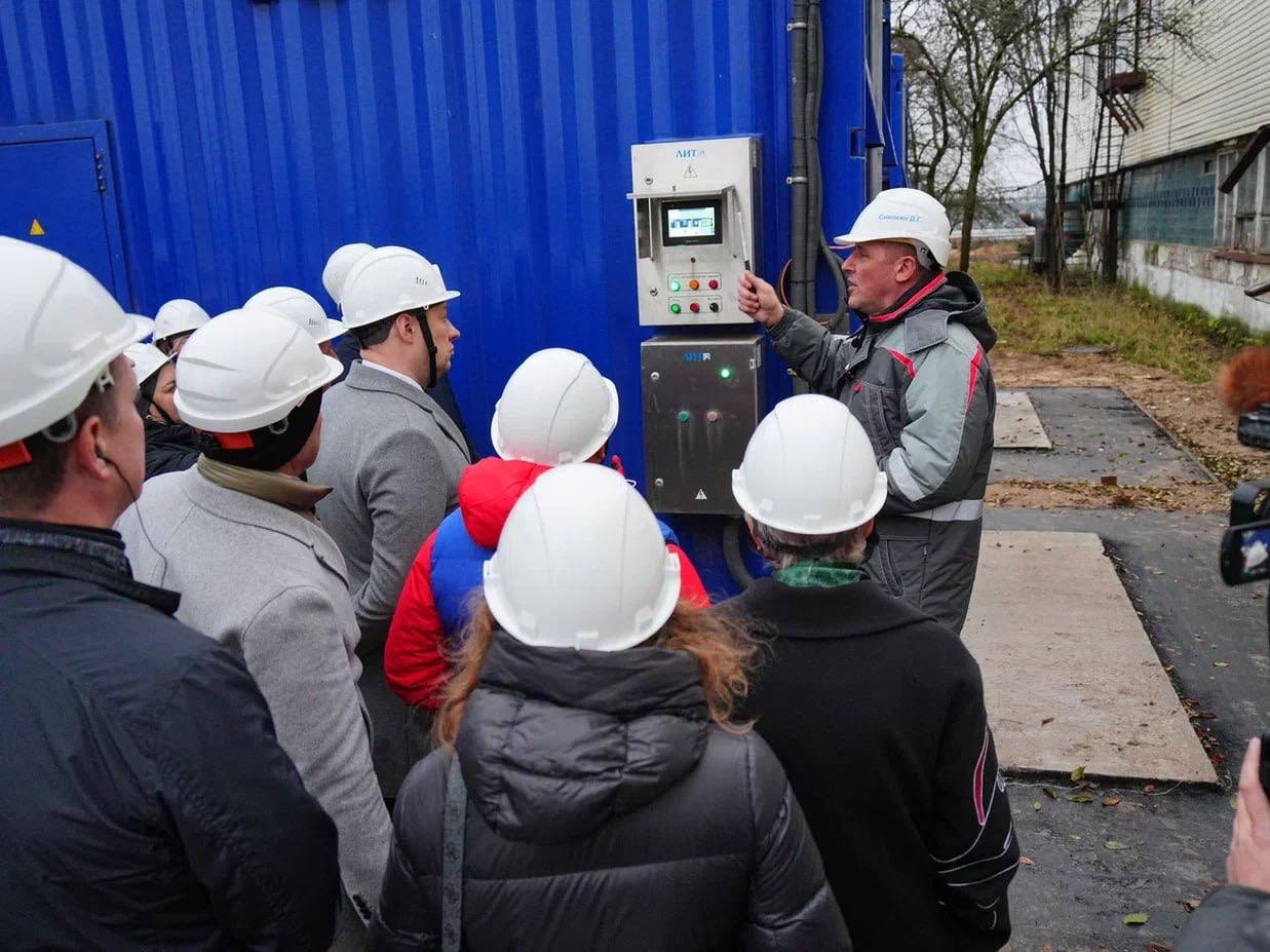 Вместе с депутатами городской Думы и социальными участковыми провели выездное совещание на Нижегородской станции аэрации Вместе с депутатами городской Думы и социальными участковыми провели выездное совещание на Нижегородской станции аэрации