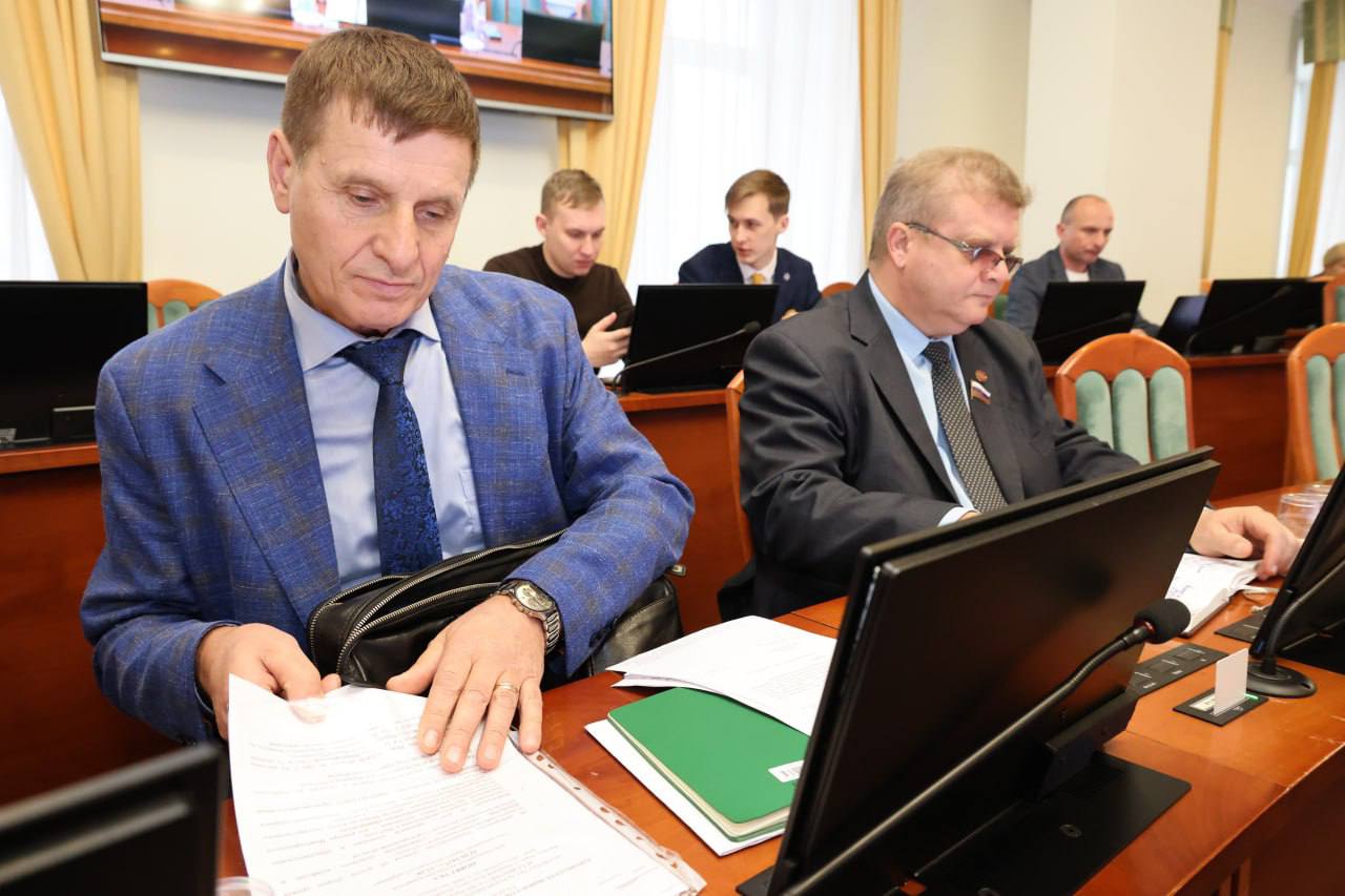 Как молодому учителю, врачу или аграрию, получившему служебное жилье по программе «Комплексное развитие сельских территорий», выкупить и земельный участок под своим домом? Сейчас дом можно приобрести за 10% от стоимости... Как молодому учителю, врачу или аграрию, получившему служебное жилье по программе «Комплексное развитие сельских территорий», выкупить и земельный участок под своим домом? Сейчас дом можно приобрести за 10% от стоимости...