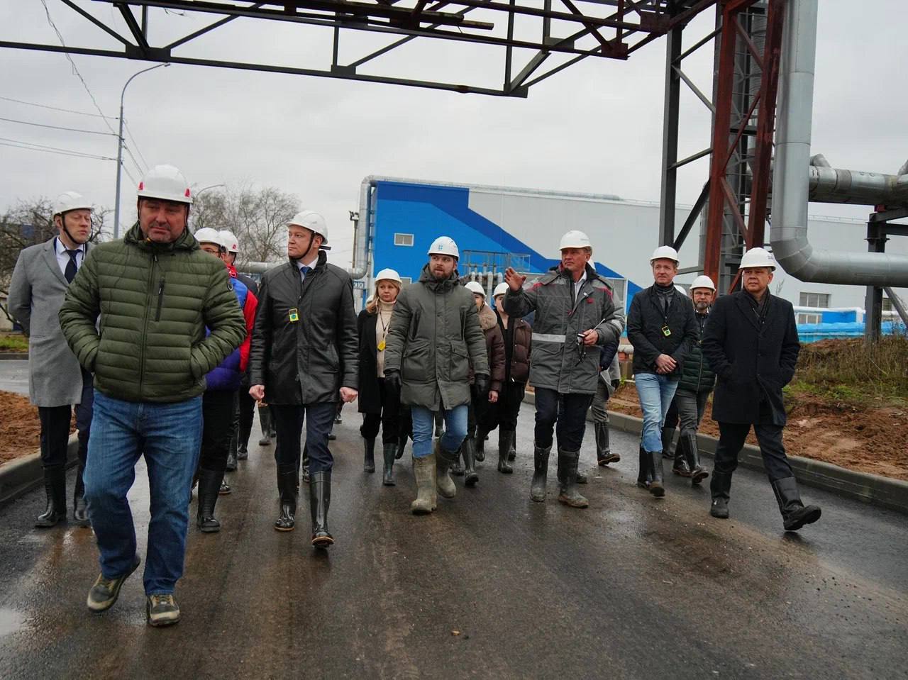 Вместе с депутатами городской Думы и социальными участковыми провели выездное совещание на Нижегородской станции аэрации Вместе с депутатами городской Думы и социальными участковыми провели выездное совещание на Нижегородской станции аэрации