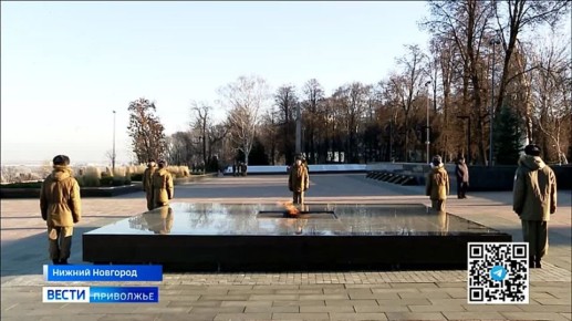В любую погоду весь учебный год нижегородские школьники несут вахту памяти на Посту №1