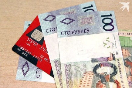 Как белорусы могут получить пособие в 585 рублей: полезные советы от Минтруда