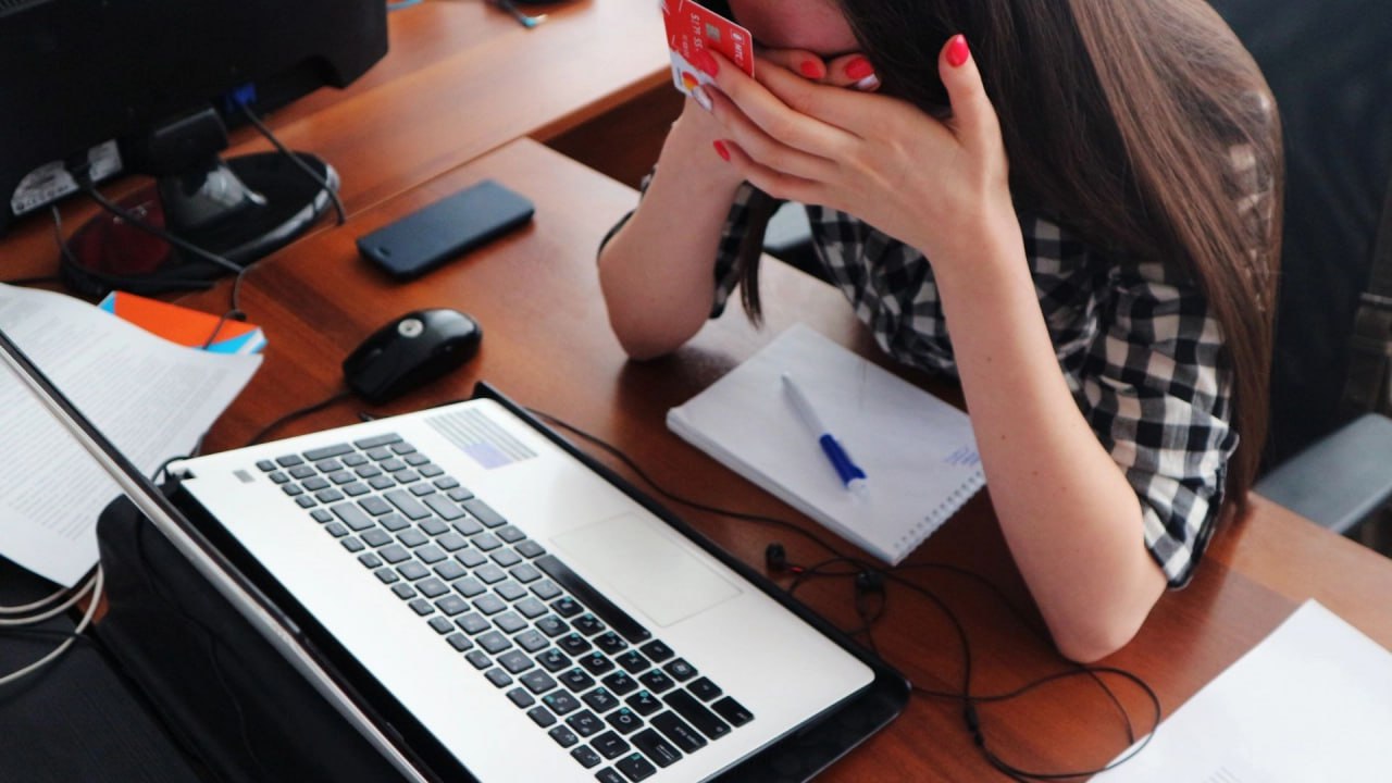 Мошенники стали обманывать родителей нижегородских школьников под предлогом репетиторства