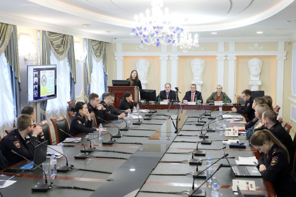 Представитель МЧС России выступила на конференции в Академии МВД
