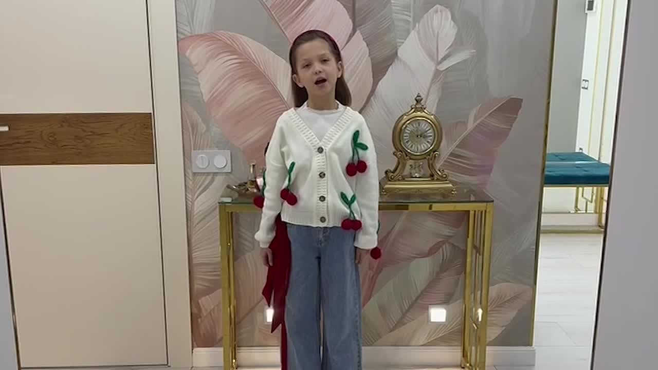 В этот особенный день- День матери- дети сотрудников регионального следственного управления (Кирилл Катайкин, Иван Жулин, Хайдар Тагиров, Есения Крецул) от всей души поздравляют всех мам с праздником!