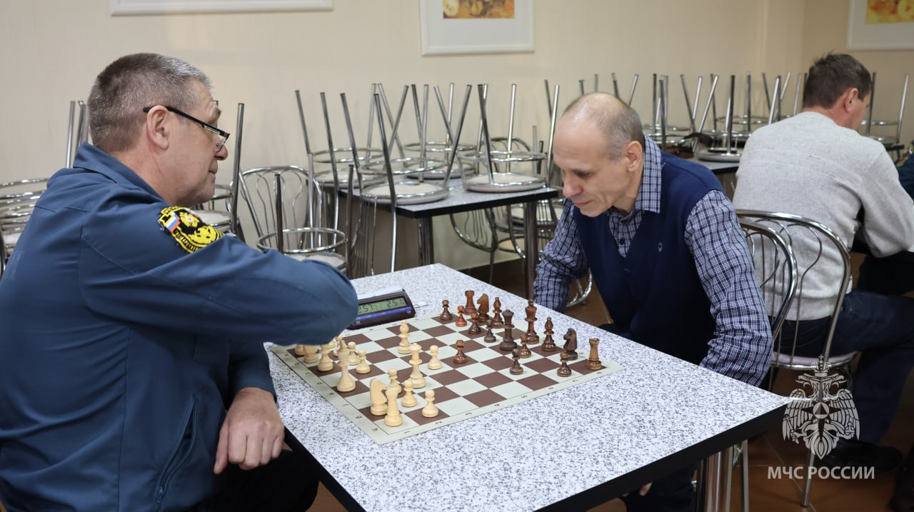 В Главном управлении МЧС России по Нижегородской области прошли соревнования по шахматам среди сотрудников чрезвычайного ведомства В Главном управлении МЧС России по Нижегородской области прошли соревнования по шахматам среди сотрудников чрезвычайного ведомства
