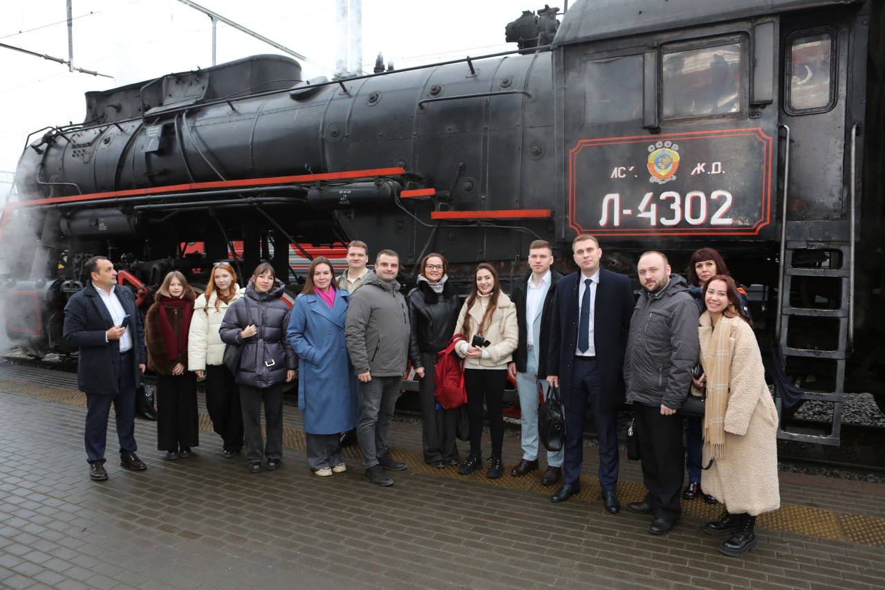 Вместе с коллегой-депутатом Сергеем Пляскиным приняли участие в итоговом в этом году выездном заседании Совета работающей молодежи Нижегородской области Вместе с коллегой-депутатом Сергеем Пляскиным приняли участие в итоговом в этом году выездном заседании Совета работающей молодежи Нижегородской области