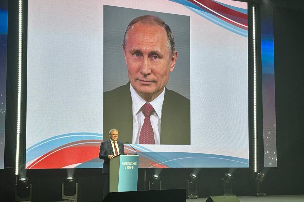 Впервые в жизни зачитывал приветствие от имени Президента России – дух захватывало! Накануне церемония награждения лауреатов премии «Возвращение в жизнь» Паралимпийского комитета РФ собрала в Дзержинске атлетов, тренеров... Впервые в жизни зачитывал приветствие от имени Президента России – дух захватывало! Накануне церемония награждения лауреатов премии «Возвращение в жизнь» Паралимпийского комитета РФ собрала в Дзержинске атлетов, тренеров...