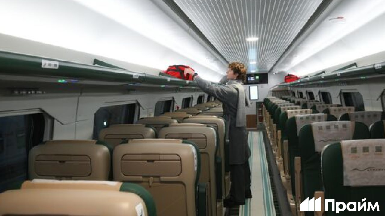 РЖД показали новый двухэтажный поезд "Буревестник" РЖД показали новый двухэтажный поезд "Буревестник"