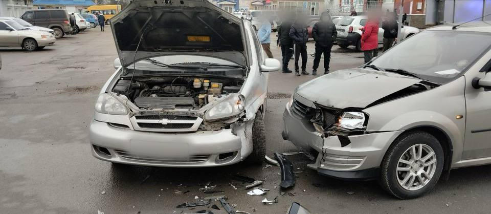 За минувшие сутки 2 декабря 2025 года на территории Нижегородской области произошло 12 ДТП с пострадавшими, в которых 1 человек погиб, 20 получили травмы, в том числе 4 несовершеннолетних За минувшие сутки 2 декабря 2025 года на территории Нижегородской области произошло 12 ДТП с пострадавшими, в которых 1 человек погиб, 20 получили травмы, в том числе 4 несовершеннолетних