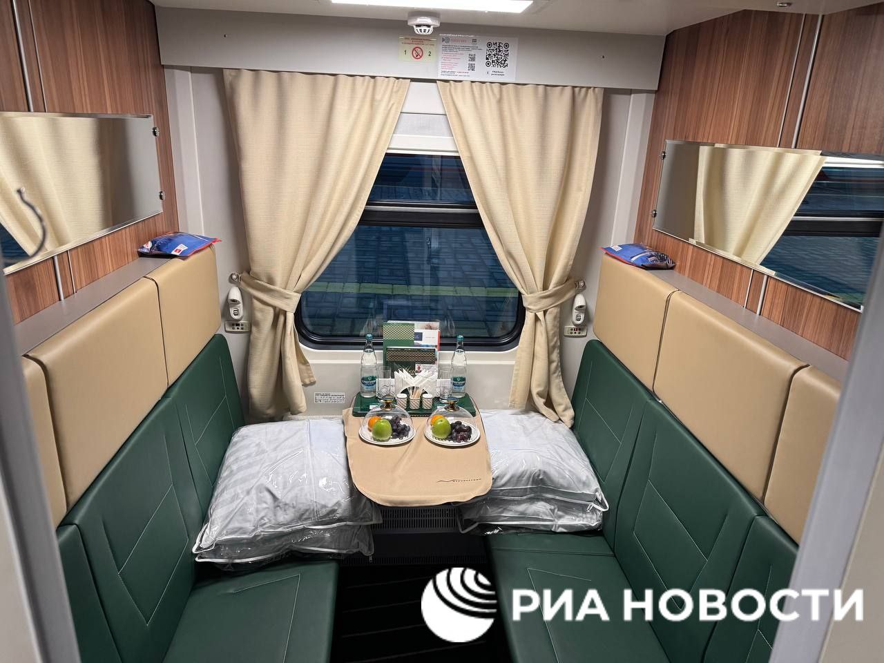 РЖД показали новый двухэтажный поезд "Буревестник" для маршрута Москва-Нижний Новгород, передает корреспондент РИА Новости РЖД показали новый двухэтажный поезд "Буревестник" для маршрута Москва-Нижний Новгород, передает корреспондент РИА Новости