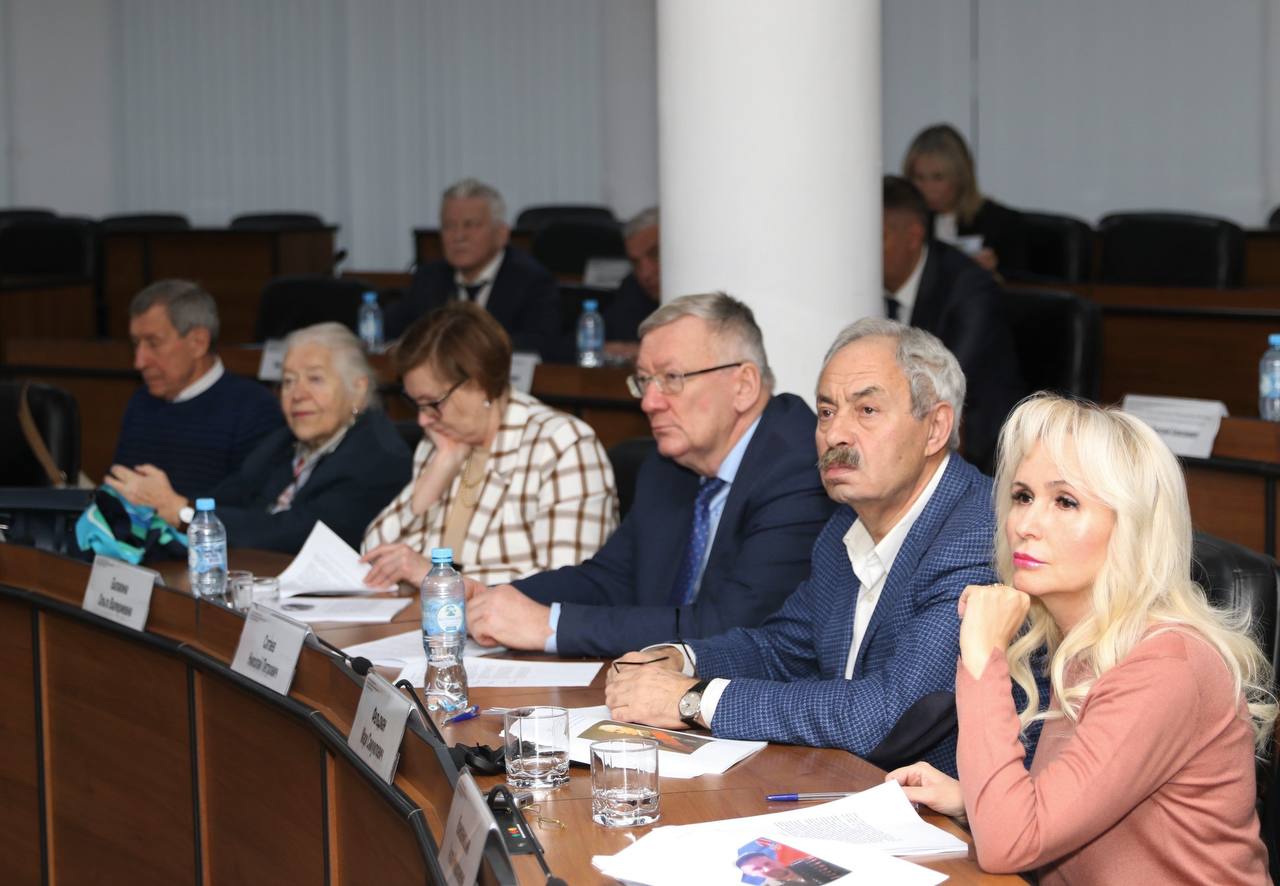 Провел очередное заседание Комитета по увековечению памяти выдающихся личностей и исторических событий Провел очередное заседание Комитета по увековечению памяти выдающихся личностей и исторических событий