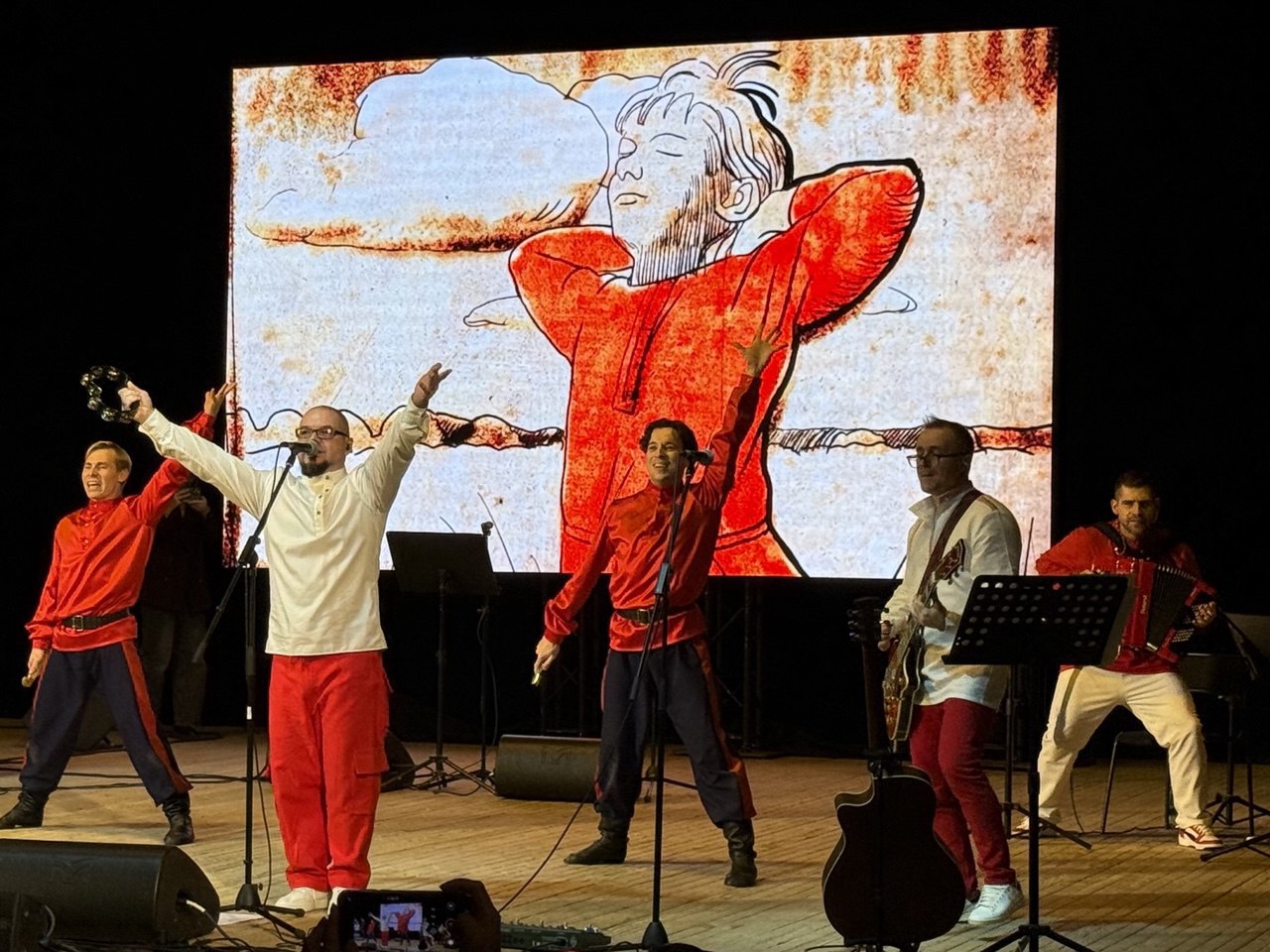 Этно рок концерт «Ой, то не вечер» в рамках проекта «Есть на Волге утёс» стал не просто музыкальным событием прошедшего воскресного вечера — это было возвращение к нашим корням, к тем смыслам, которые передавались из уст в... Этно рок концерт «Ой, то не вечер» в рамках проекта «Есть на Волге утёс» стал не просто музыкальным событием прошедшего воскресного вечера — это было возвращение к нашим корням, к тем смыслам, которые передавались из уст в...