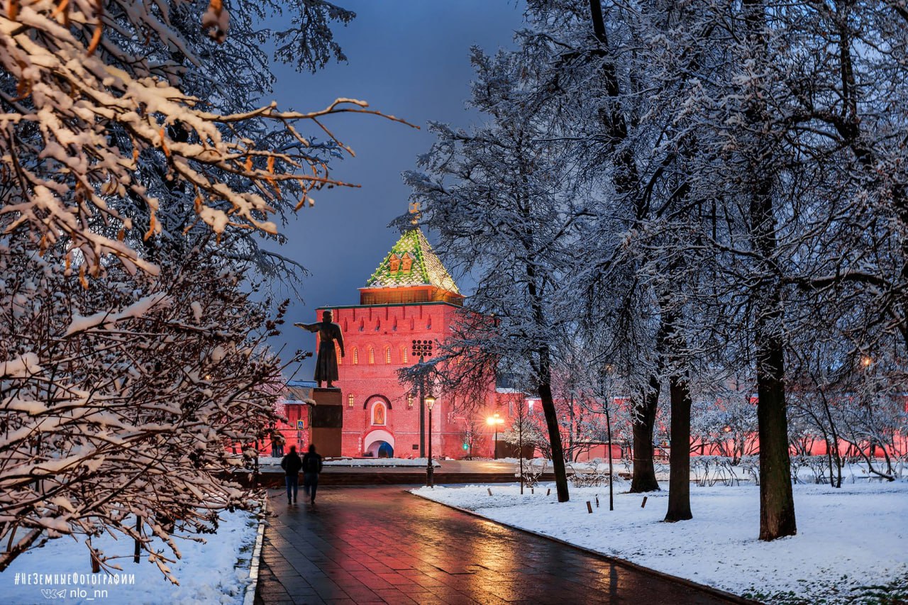 Волшебные виды Дмитриевской башни в декорациях декабря Волшебные виды Дмитриевской башни в декорациях декабря