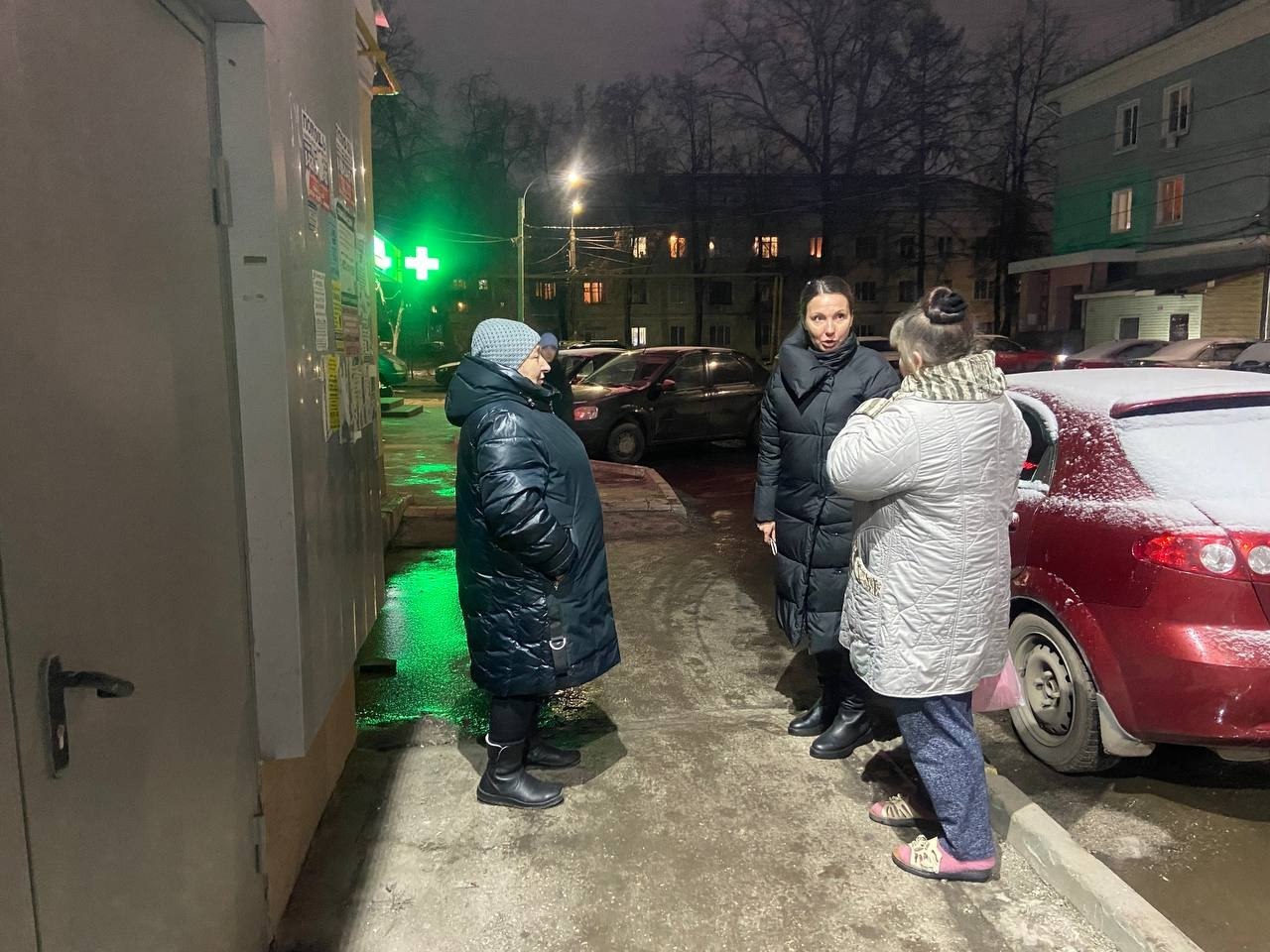 Оксана Смолина помогла решетить проблему жителей улицы Кировской Оксана Смолина помогла решетить проблему жителей улицы Кировской