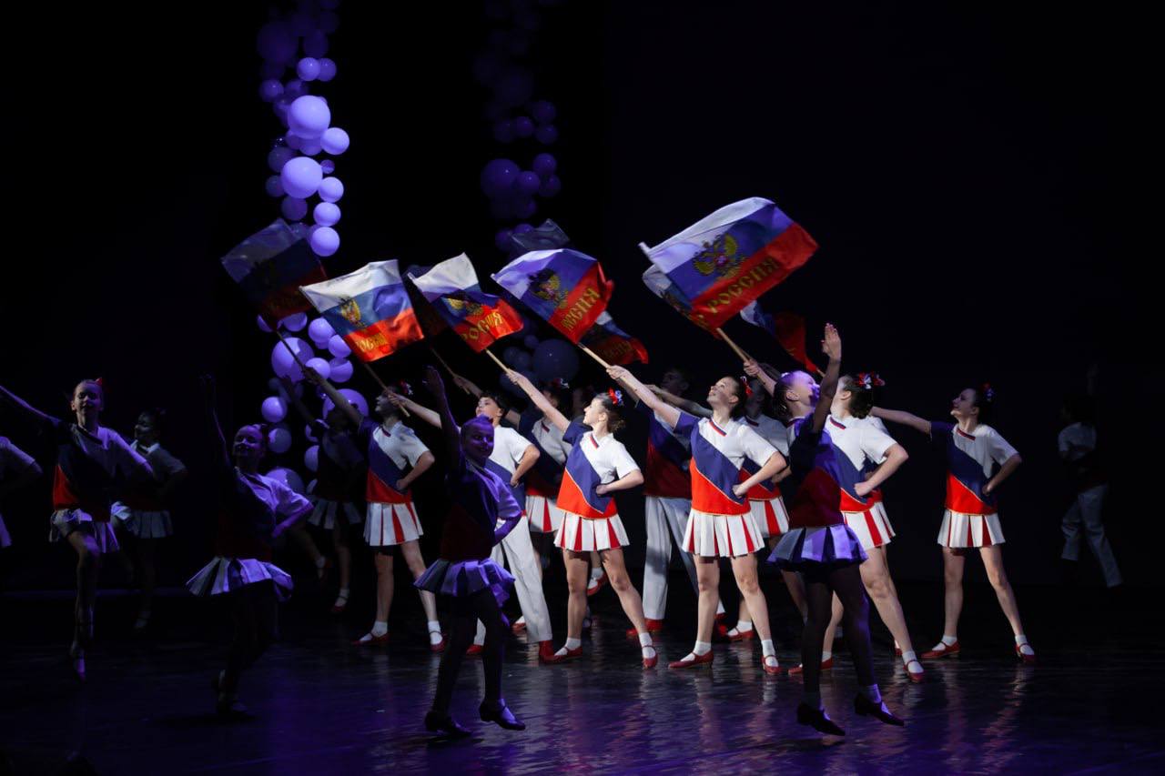 55 лет Советскому району!. Советский район для меня – самый близкий в Нижнем Новгороде, здесь мой избирательный округ № 30. Когда впервые сюда приехал, отметил, что здесь есть места, где зелено, уютно, тихо, как на... 55 лет Советскому району!. Советский район для меня – самый близкий в Нижнем Новгороде, здесь мой избирательный округ № 30. Когда впервые сюда приехал, отметил, что здесь есть места, где зелено, уютно, тихо, как на...