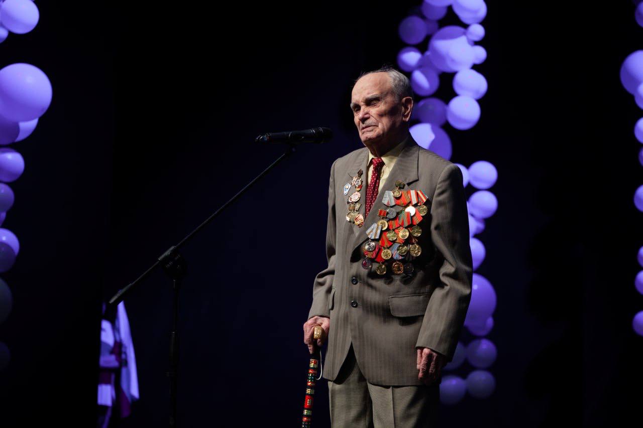 55 лет Советскому району!. Советский район для меня – самый близкий в Нижнем Новгороде, здесь мой избирательный округ № 30. Когда впервые сюда приехал, отметил, что здесь есть места, где зелено, уютно, тихо, как на... 55 лет Советскому району!. Советский район для меня – самый близкий в Нижнем Новгороде, здесь мой избирательный округ № 30. Когда впервые сюда приехал, отметил, что здесь есть места, где зелено, уютно, тихо, как на...