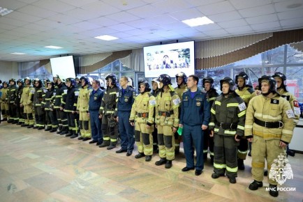 Атомная вертикаль – пожарные специальных управлений штурмовали высотное здание