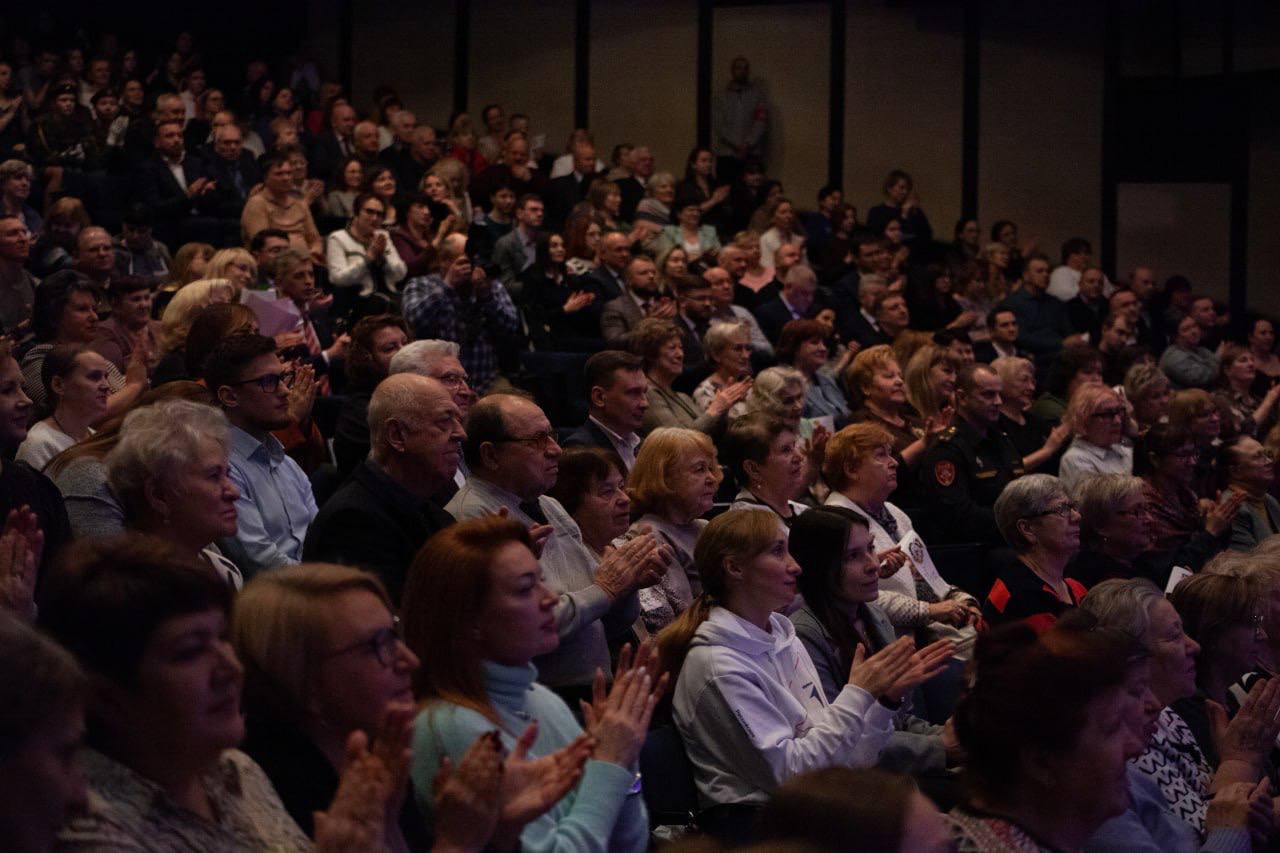 55 лет Советскому району!. Советский район для меня – самый близкий в Нижнем Новгороде, здесь мой избирательный округ № 30. Когда впервые сюда приехал, отметил, что здесь есть места, где зелено, уютно, тихо, как на... 55 лет Советскому району!. Советский район для меня – самый близкий в Нижнем Новгороде, здесь мой избирательный округ № 30. Когда впервые сюда приехал, отметил, что здесь есть места, где зелено, уютно, тихо, как на...