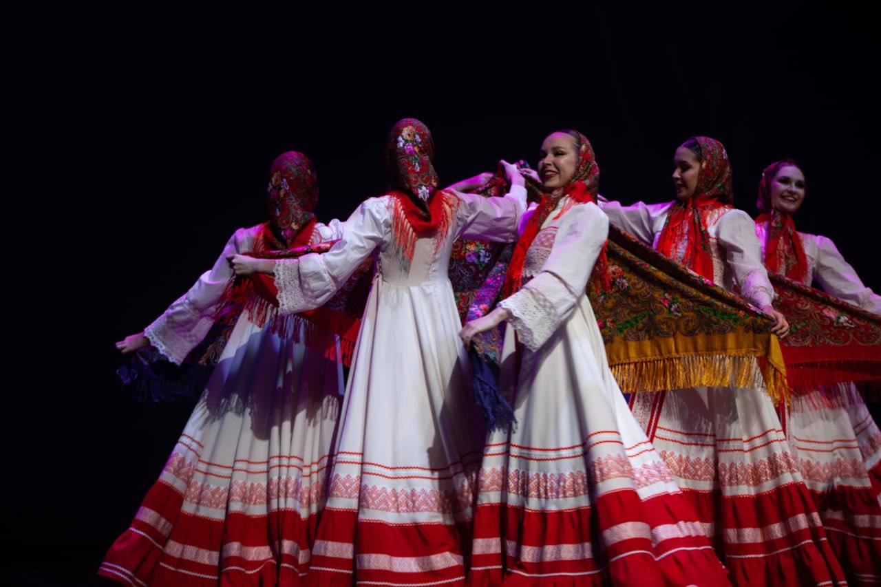 55 лет Советскому району!. Советский район для меня – самый близкий в Нижнем Новгороде, здесь мой избирательный округ № 30. Когда впервые сюда приехал, отметил, что здесь есть места, где зелено, уютно, тихо, как на... 55 лет Советскому району!. Советский район для меня – самый близкий в Нижнем Новгороде, здесь мой избирательный округ № 30. Когда впервые сюда приехал, отметил, что здесь есть места, где зелено, уютно, тихо, как на...