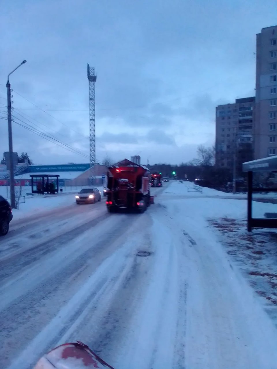 В Дзержинске на борьбу со снегопадом и гололёдом направили 26 единиц специализированной техники В Дзержинске на борьбу со снегопадом и гололёдом направили 26 единиц специализированной техники