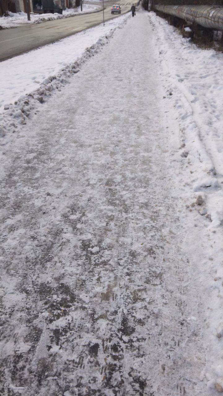 Нижегородцы жалуются на скользкие тротуары Нижегородцы жалуются на скользкие тротуары