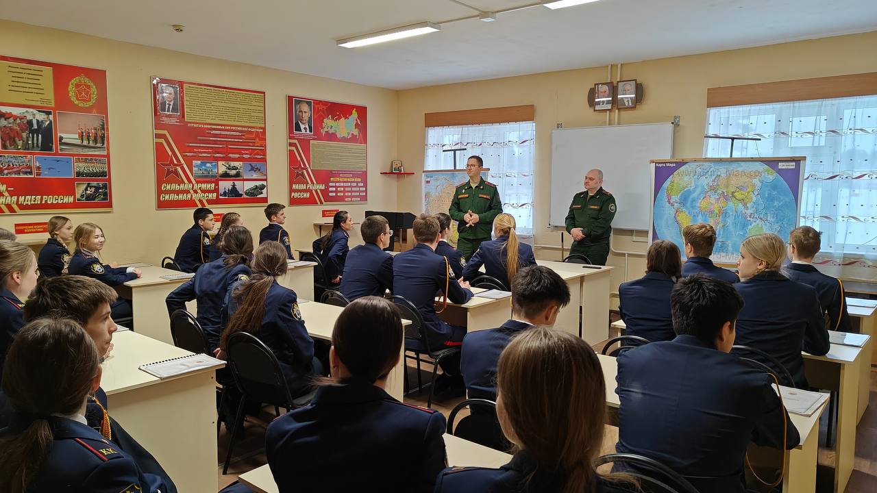 Нижегородские кадеты посетили воинскую часть в рамках профориентационной экскурсии Нижегородские кадеты посетили воинскую часть в рамках профориентационной экскурсии