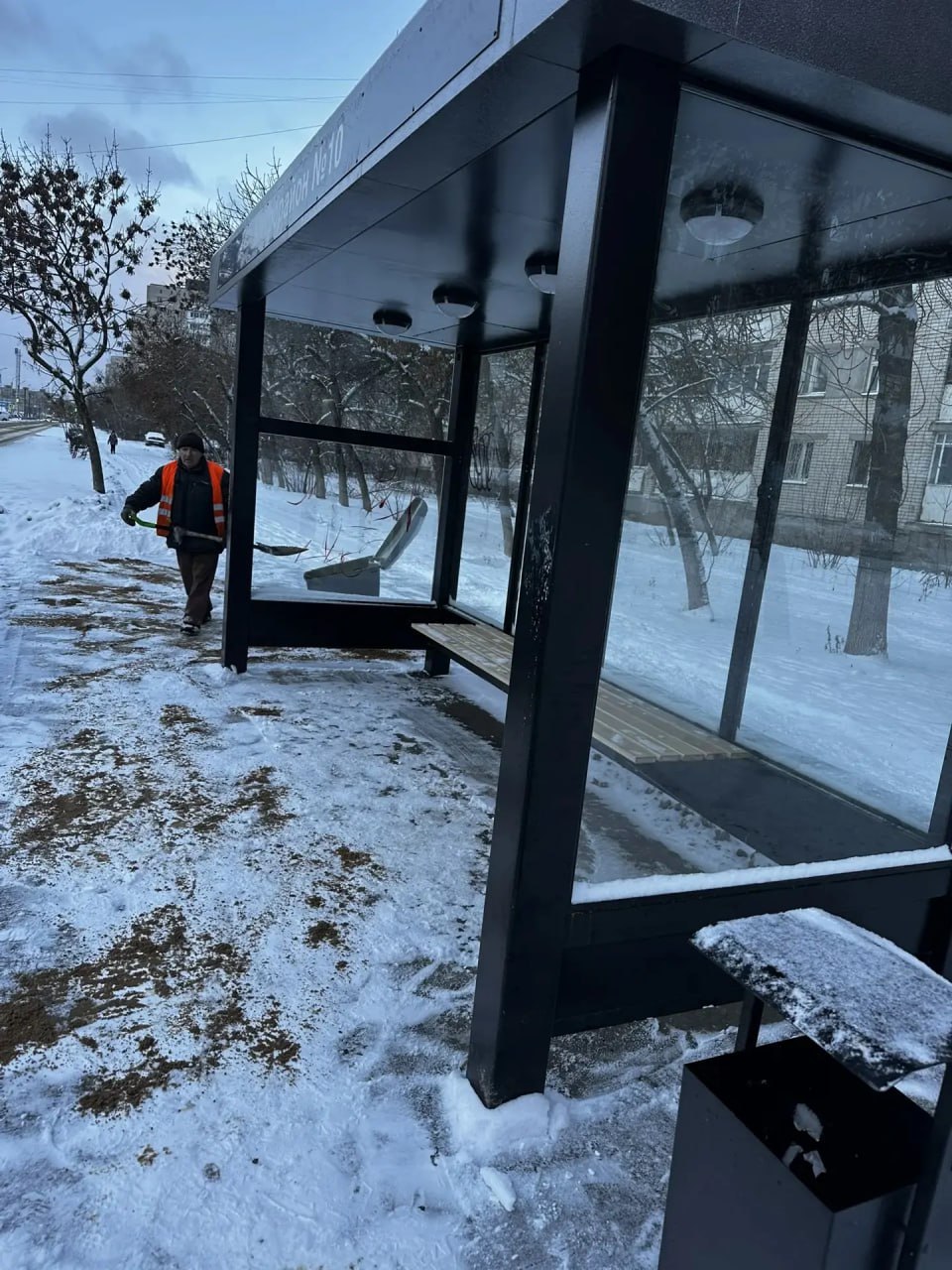 В Дзержинске на борьбу со снегопадом и гололёдом направили 26 единиц специализированной техники В Дзержинске на борьбу со снегопадом и гололёдом направили 26 единиц специализированной техники