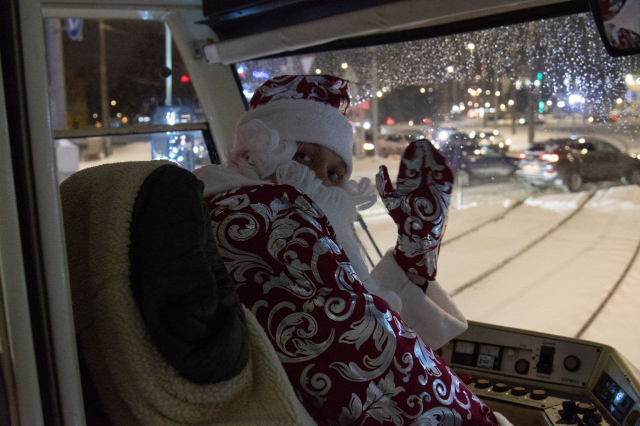 Новогодние трамваи вышли на маршруты Нижнего Новгорода Новогодние трамваи вышли на маршруты Нижнего Новгорода
