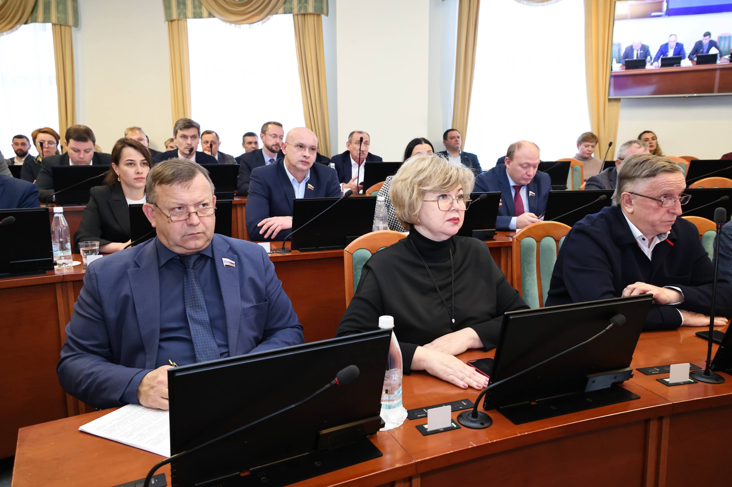 Накануне принятия областного бюджета на 2026 год жарко обсудили на комитете по бюджету и налогам около 30 поправок, внесенных депутатами, комитетами, фракциями и губернатором Накануне принятия областного бюджета на 2026 год жарко обсудили на комитете по бюджету и налогам около 30 поправок, внесенных депутатами, комитетами, фракциями и губернатором