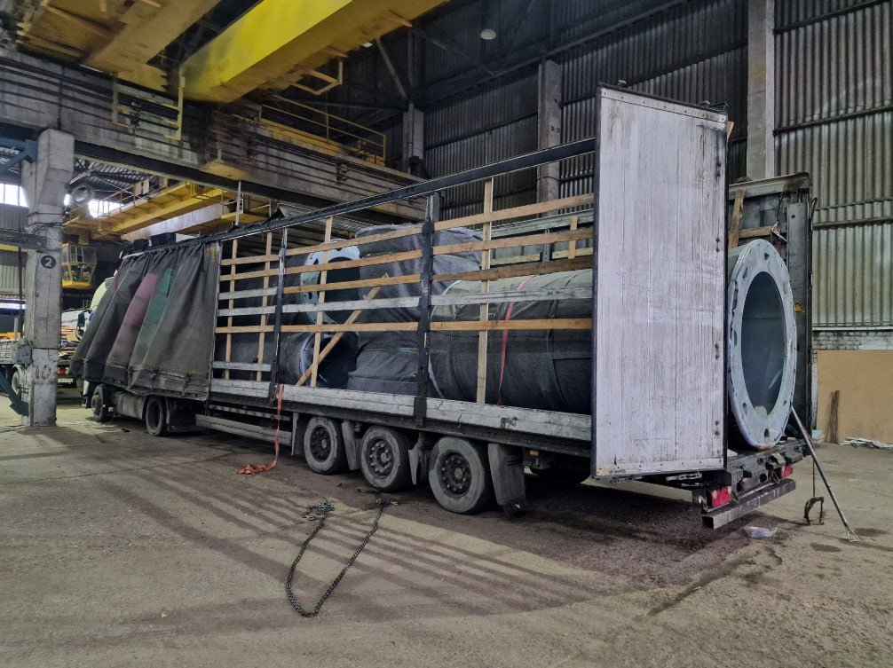 Первые шесть опор для будущей канатной дороги через Оку привезли в Нижний Новгород Первые шесть опор для будущей канатной дороги через Оку привезли в Нижний Новгород